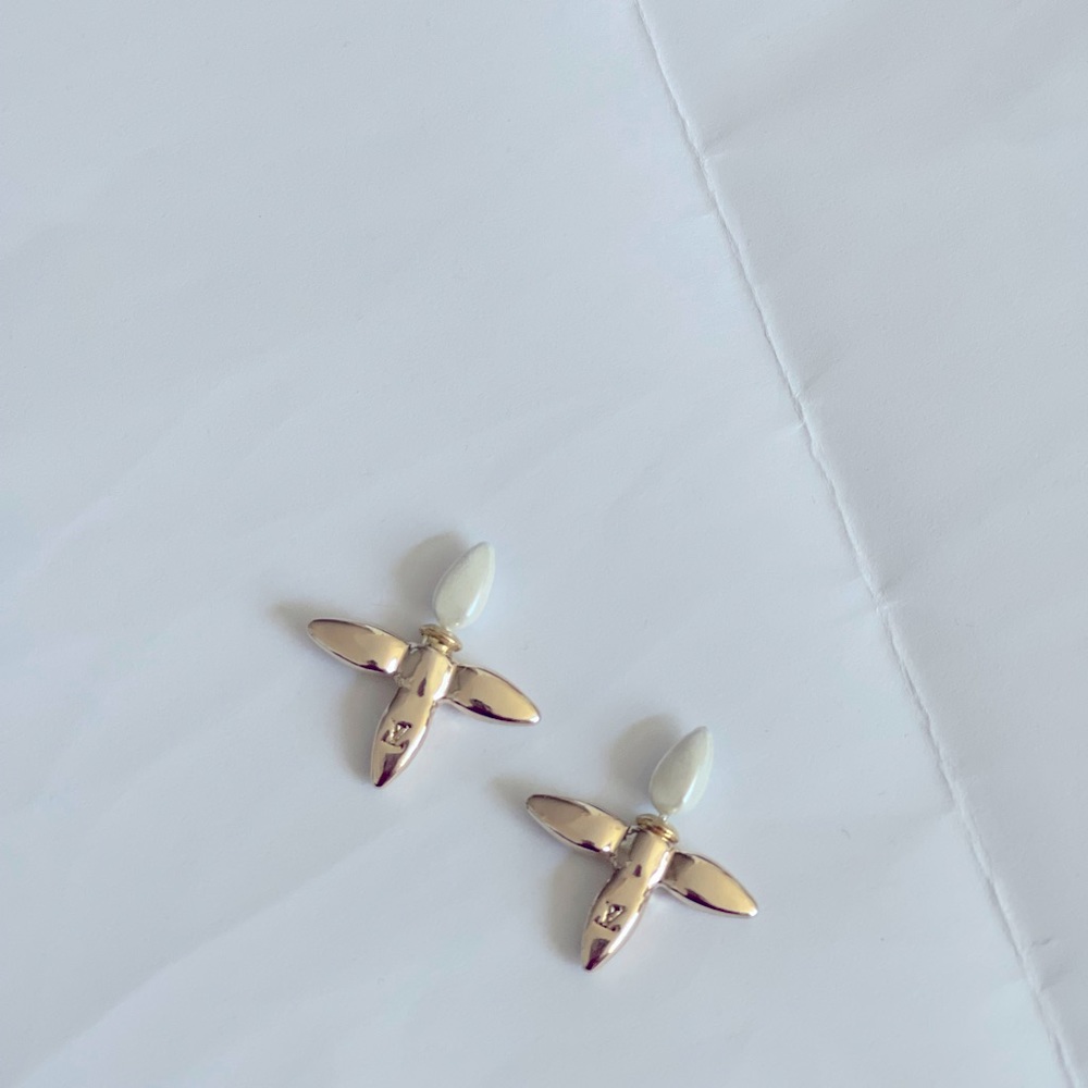 ✨✨LV Louise Vuitton Louisette earrings ✨✨